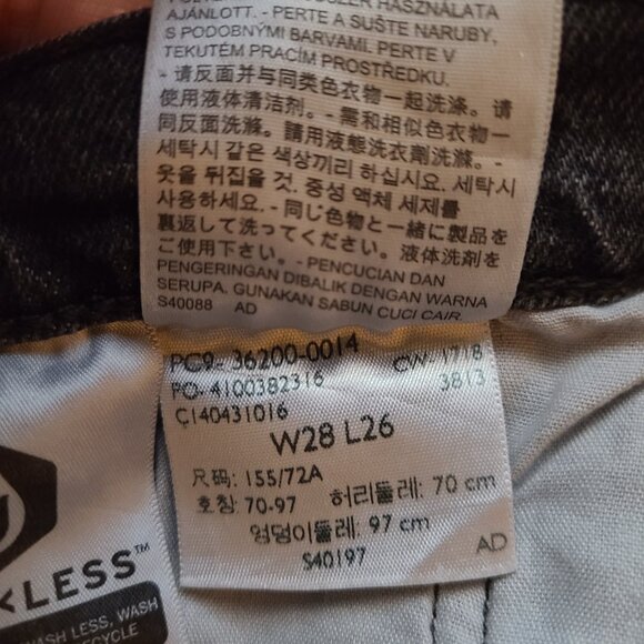 NWOT Levi's 501 jeans - Size 28 - Picture 6 of 6